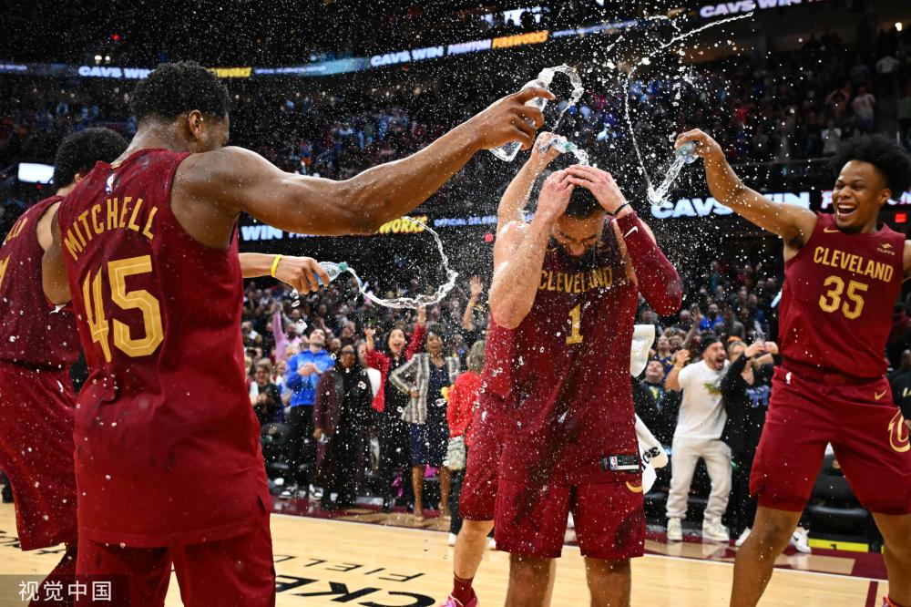 后防线频频 后防线频频